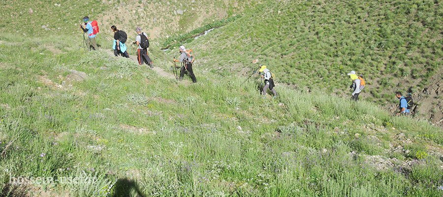 در مسیر صعود قله خرسنگ