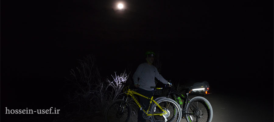 دوچرخه سواری شبانه در کویر